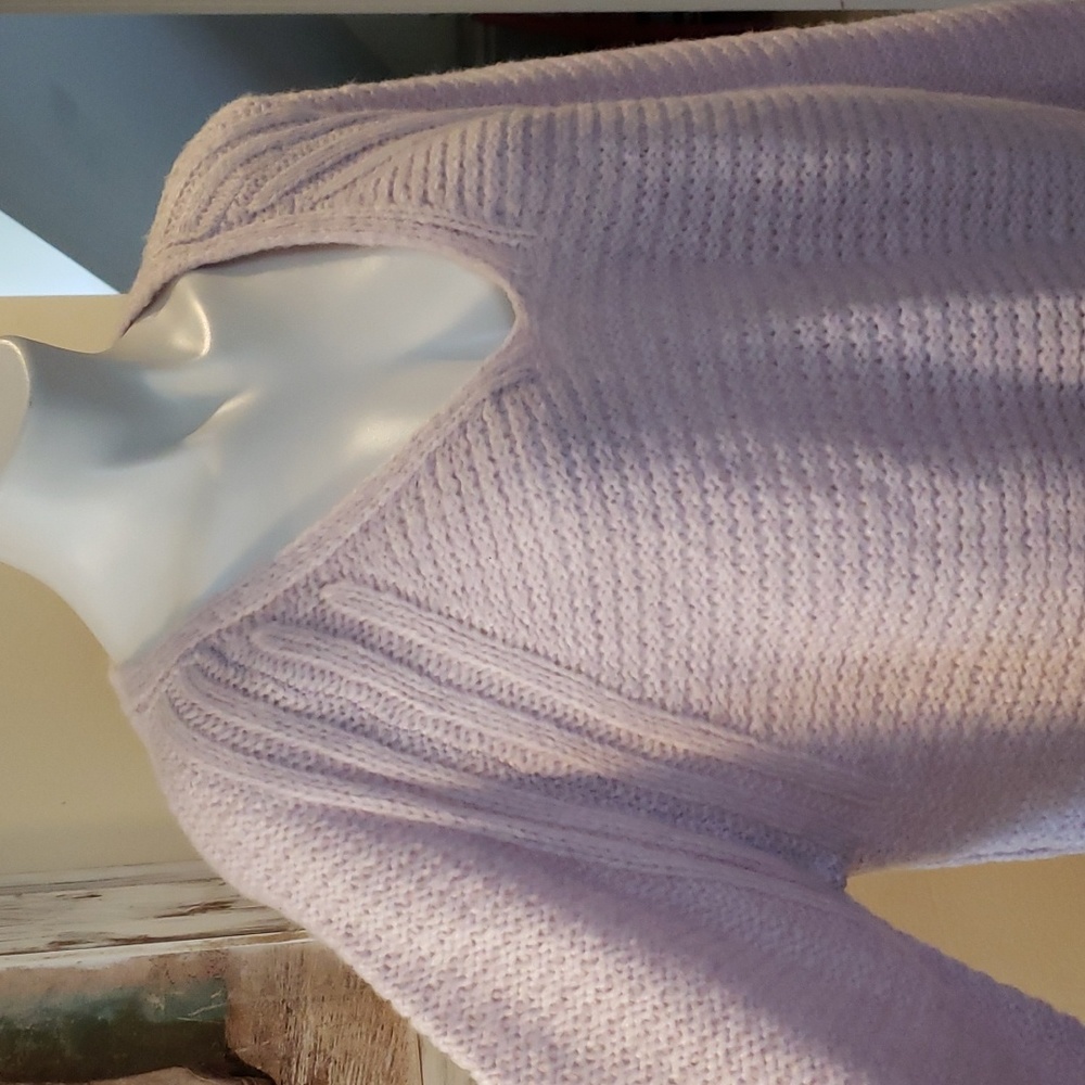 Universal Thread Sweater - Picture 4 of 9